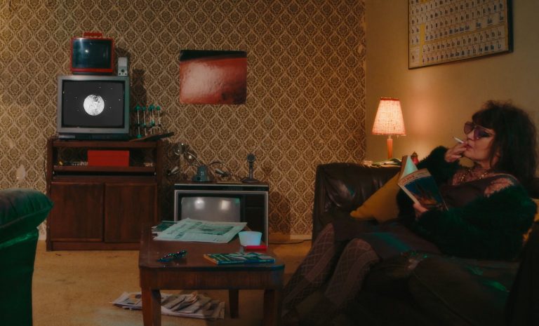 AUM Interview - Jane Reading a Galaxy Magazine